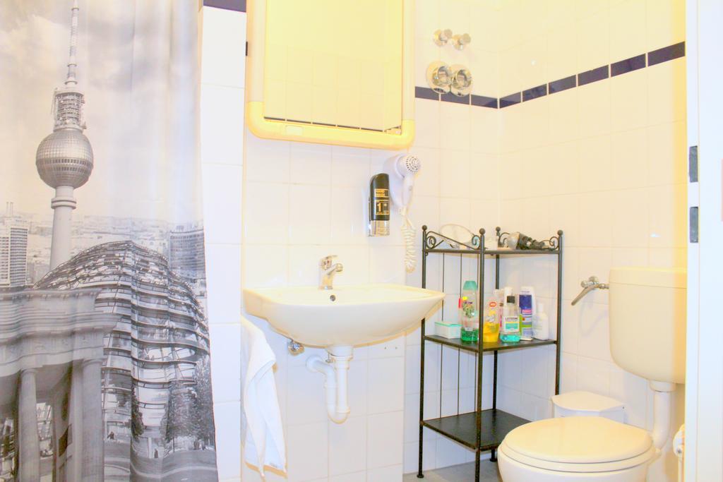 Pension Central Hostel Berlin Berlino