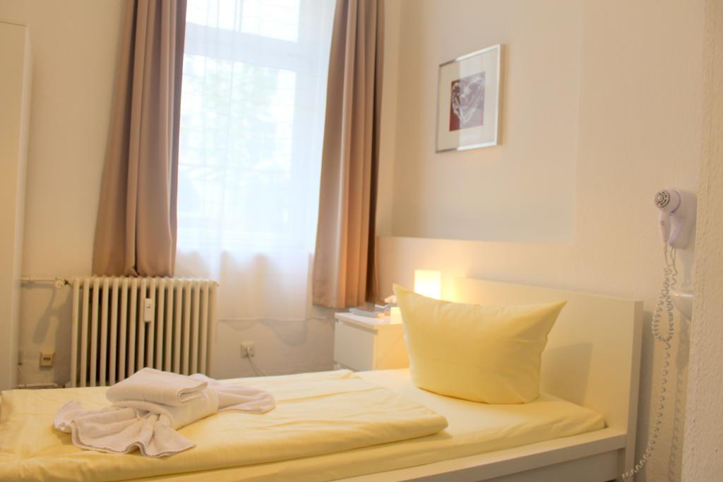 Ostello Pension Central Hostel Berlin *