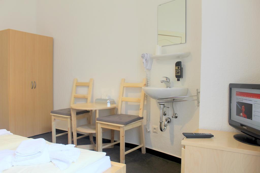 Pension Central Hostel Berlin Berlino